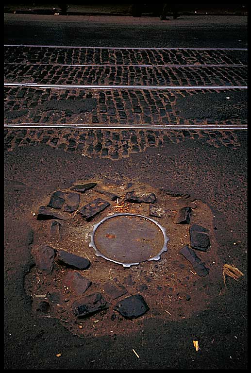 calcutta mg rd manhole