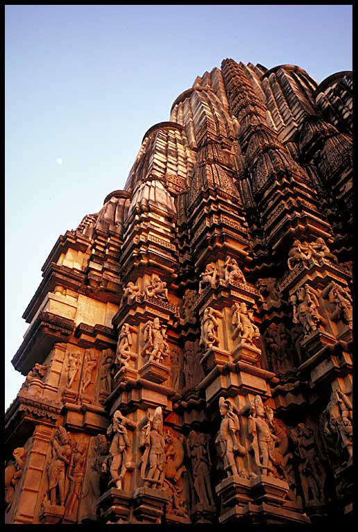 duladeo temple khajuraho close